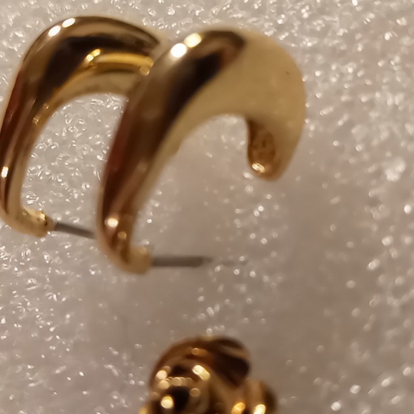 Monet designer earrings square half hoop & stud roses in gold tone - Picture 6 of 6